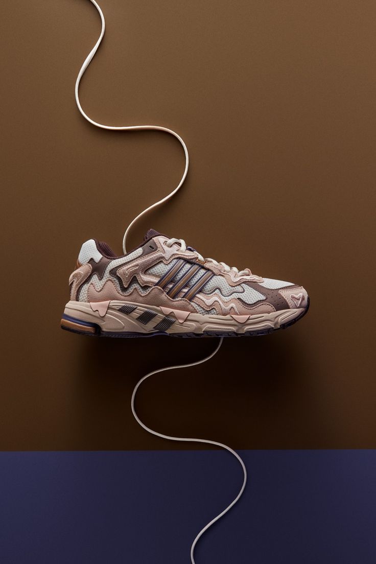 ADIDAS BAD BUNNY REPONSE CLECRU TINT