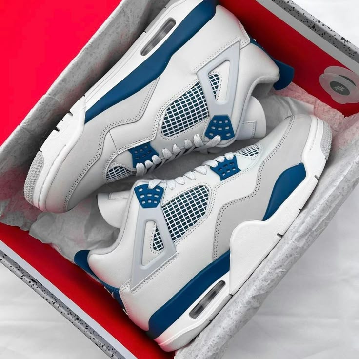 AIR JORDANS RETRO 4 MILITARY BLUE