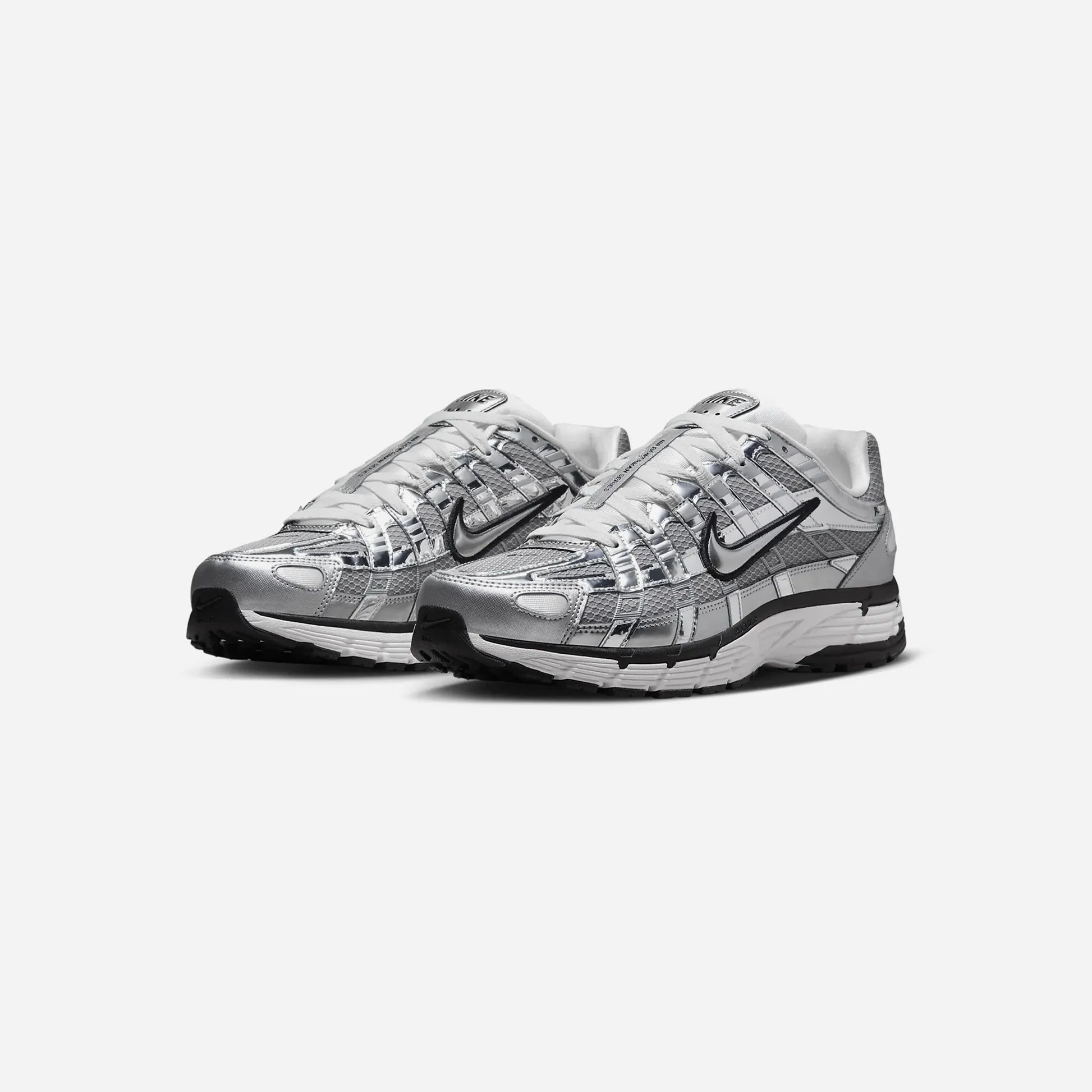 NIKE P-6000 TRAINER METALLIC
