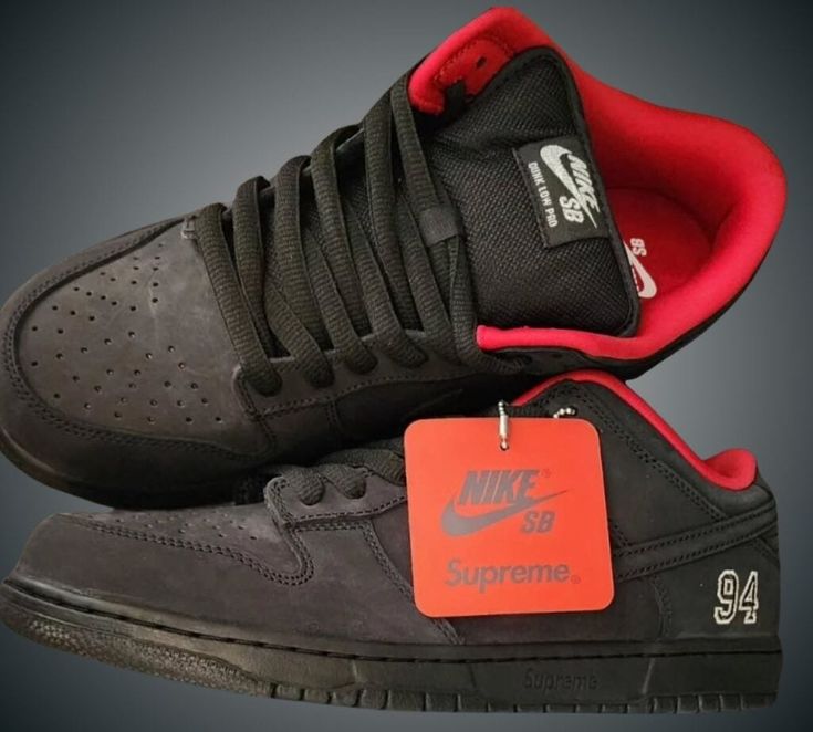 NIKE SB DUNK SUPREME BRED  BLACK RED 2025