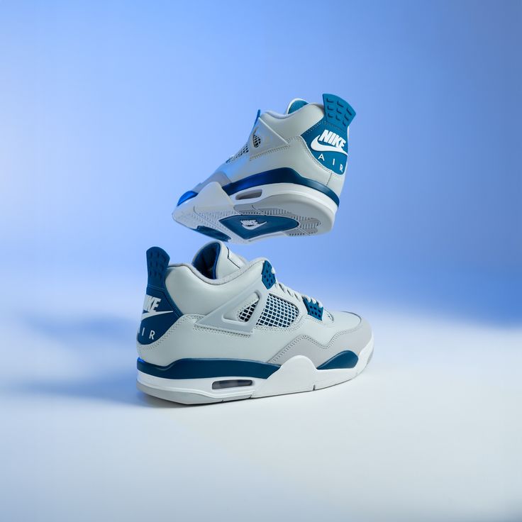 AIR JORDANS RETRO 4 MILITARY BLUE