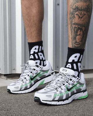 NIKE P- 6000 TRAINER METALLIC GREEN