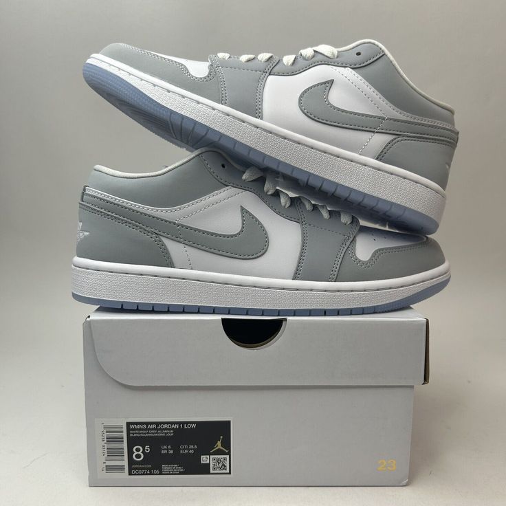 AIR JORDANS RETRO 1 WOLF GREY