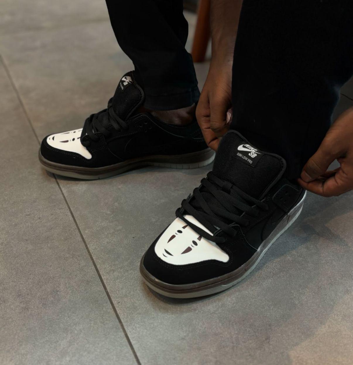 NIKE SB DUNK LOW NO FACE
