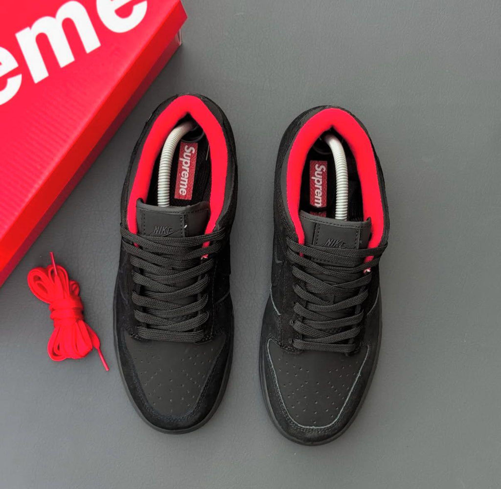 NIKE SB DUNK SUPREME BRED  BLACK RED 2025
