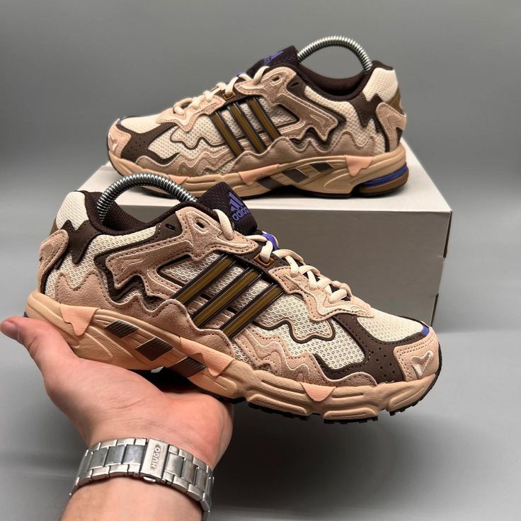 ADIDAS BAD BUNNY REPONSE CLECRU TINT